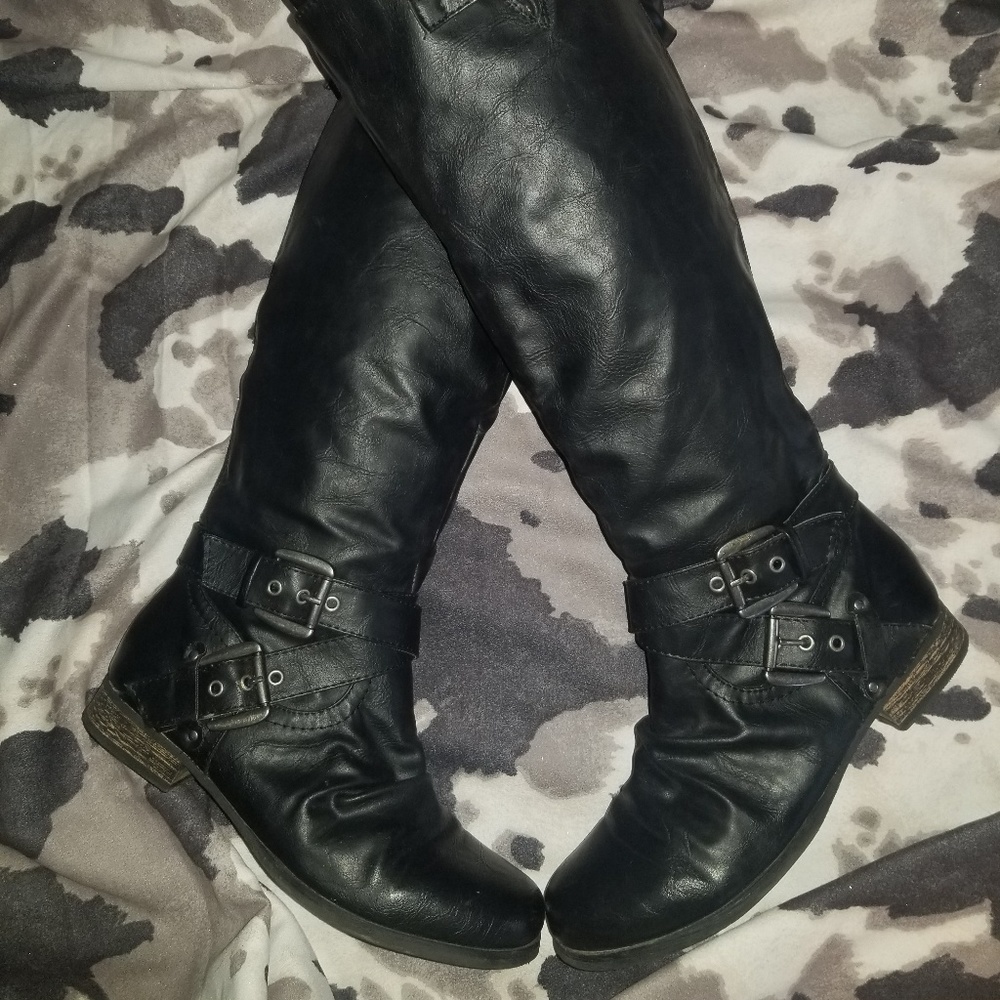 Black Carlos Santana boots